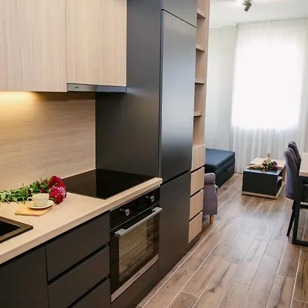 Lena Pool - 6 * 维尔蒂尼克