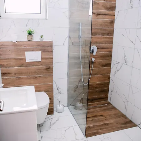 Apartman Lena Pool - 6