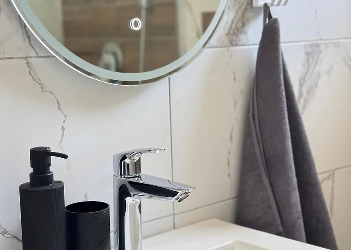 Lena Pool - 6 شقة فردنيك