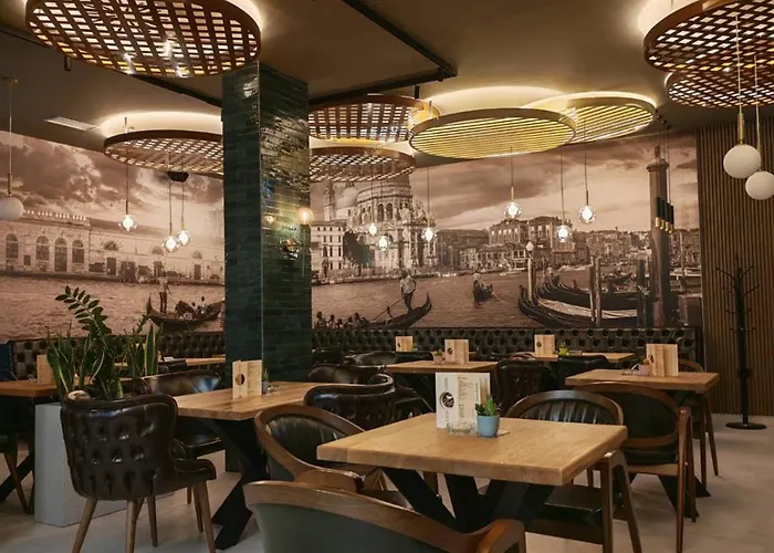 Lena Pool - 6 شقة *